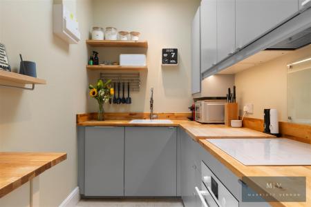2 bedroom Flat for sale in Selborne Road, Croydon