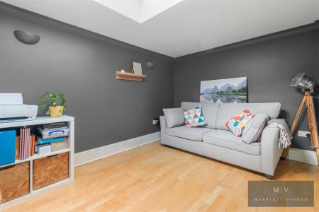 2 bedroom Flat for sale in Selborne Road, Croydon