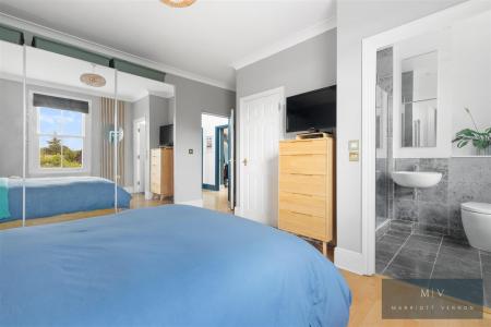 2 bedroom Flat for sale in Selborne Road, Croydon