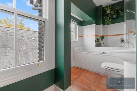2 bedroom Flat for sale in Selborne Road, Croydon