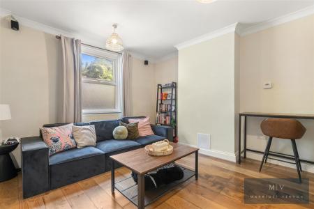2 bedroom Flat to let in Croham Road, South Croydon