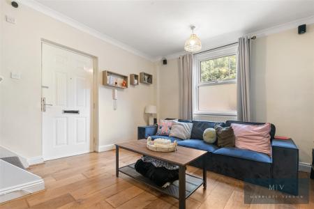 2 bedroom Flat to let in Croham Road, South Croydon