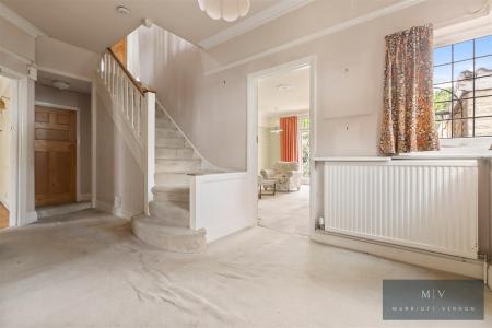 5 bedroom Detached house for sale in Birdhurst Road, South Croydon