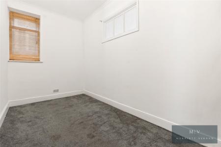 2 bedroom Flat for sale in Blenheim Park Road, South Croydon