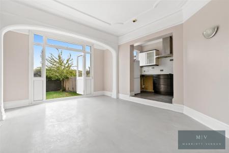 2 bedroom Flat for sale in Blenheim Park Road, South Croydon