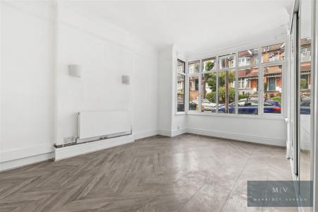 2 bedroom Flat for sale in Blenheim Park Road, South Croydon