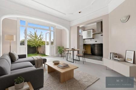 2 bedroom Flat for sale in Blenheim Park Road, South Croydon