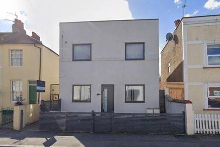 2 bedroom Flat to let in Leslie Park Road, Croydon