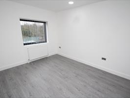 2 bedroom Flat to let in Leslie Park Road, Croydon
