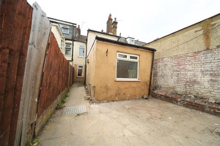 3 bedroom Terraced House for sale in 327 Purley Way, Croydon