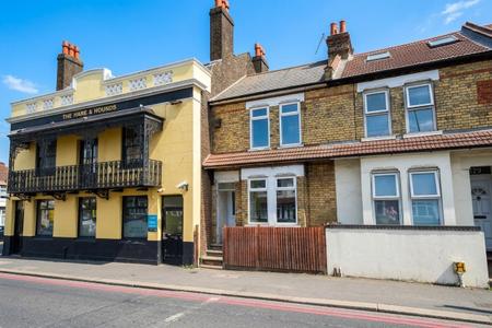 3 bedroom Terraced House for sale in 327 Purley Way, Croydon