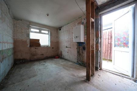 3 bedroom Terraced House for sale in 327 Purley Way, Croydon