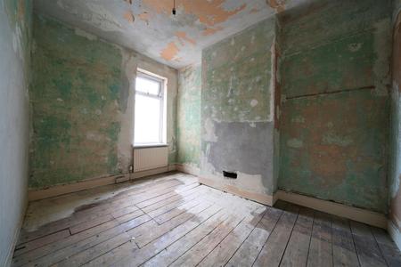 3 bedroom Terraced House for sale in 327 Purley Way, Croydon