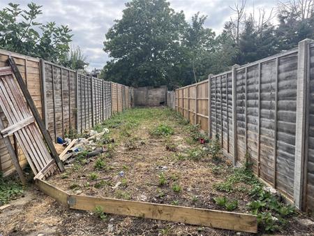 2 bedroom End of terrace house for sale in Frant Road, Thornton Heath