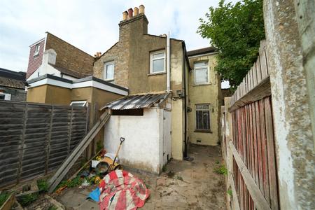 2 bedroom End of terrace house for sale in Frant Road, Thornton Heath
