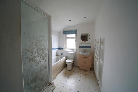 2 bedroom End of terrace house for sale in Frant Road, Thornton Heath