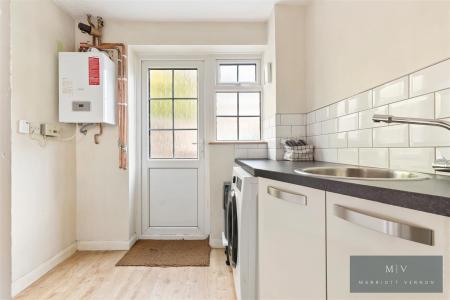 4 bedroom Town house for sale in Spindlewood Gardens, Croydon