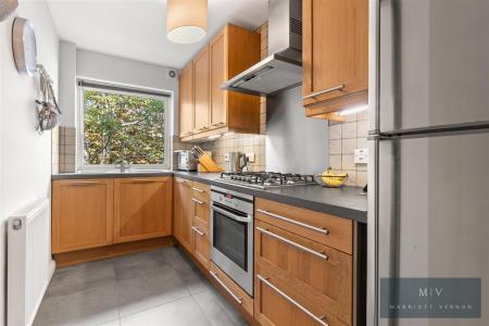 2 bedroom Flat for sale in South Park Hill Road, South Croydon