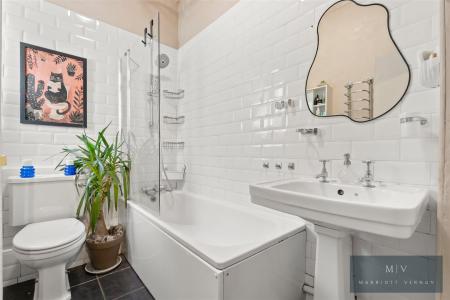 2 bedroom Flat for sale in Dornton Road, South Croydon