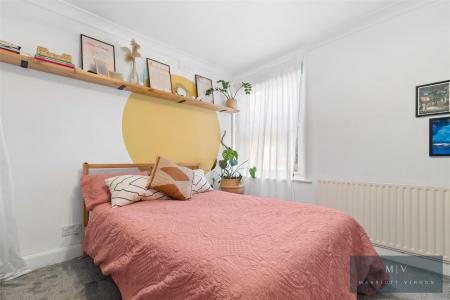 2 bedroom Flat for sale in Dornton Road, South Croydon