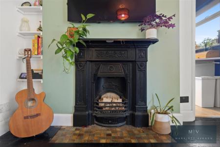 2 bedroom Flat for sale in Dornton Road, South Croydon