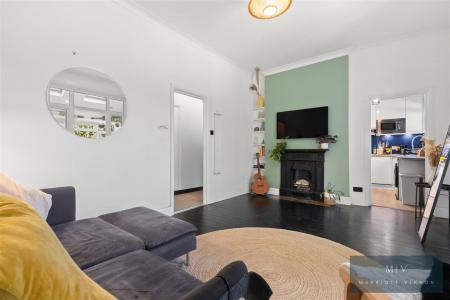 2 bedroom Flat for sale in Dornton Road, South Croydon