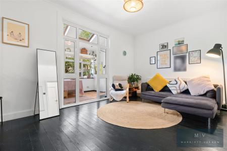2 bedroom Flat for sale in Dornton Road, South Croydon