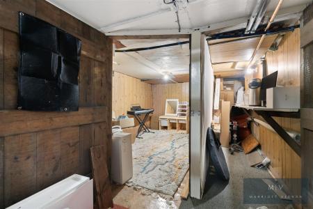 2 bedroom Flat for sale in Dornton Road, South Croydon