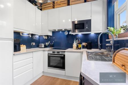 2 bedroom Flat for sale in Dornton Road, South Croydon