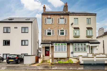 1 bedroom Flat to let in Selsdon Road, South Croydon