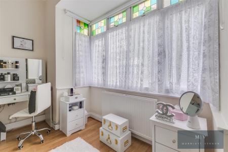 1 bedroom Flat to let in Selsdon Road, South Croydon