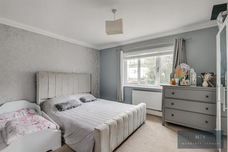 3 bedroom Town house for sale in Sunningvale Avenue, Biggin Hill, Westerham