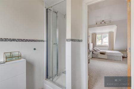 3 bedroom Town house for sale in Sunningvale Avenue, Biggin Hill, Westerham