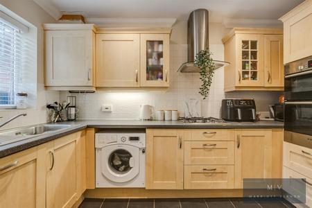 3 bedroom Town house for sale in Sunningvale Avenue, Biggin Hill, Westerham