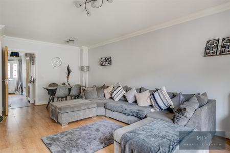 3 bedroom Town house for sale in Sunningvale Avenue, Biggin Hill, Westerham