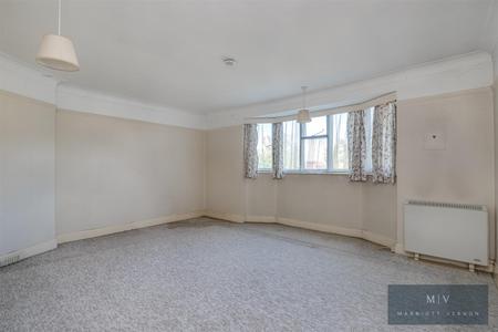 4 bedroom Semi-detached house for sale in Deepdene Road, London