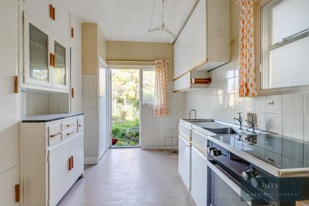 4 bedroom Semi-detached house for sale in Deepdene Road, London