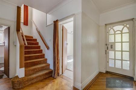 4 bedroom Semi-detached house for sale in Deepdene Road, London