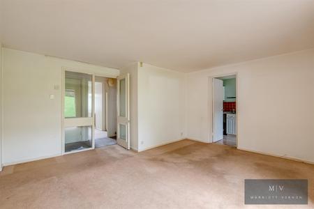 2 bedroom Flat for sale in Bardsley Close, Croydon