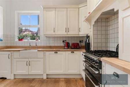 5 bedroom Detached house for sale in St. Peters Road, Croydon