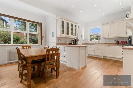 5 bedroom Detached house for sale in St. Peters Road, Croydon