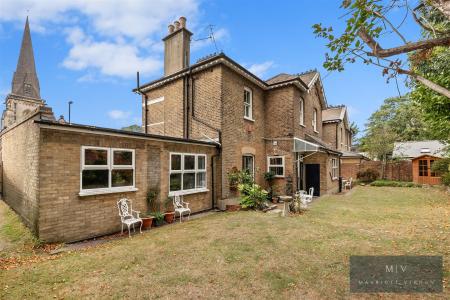 5 bedroom Detached house for sale in St. Peters Road, Croydon