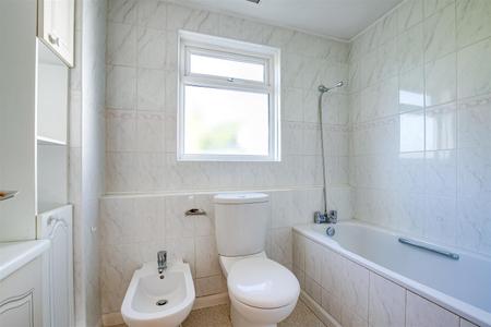 4 bedroom Detached house for sale in Ridge Langley, Sanderstead, South Croydon