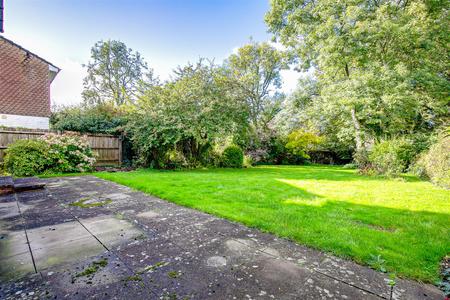 4 bedroom Detached house for sale in Ridge Langley, Sanderstead, South Croydon