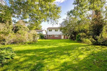 4 bedroom Detached house for sale in Ridge Langley, Sanderstead, South Croydon