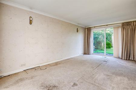 4 bedroom Detached house for sale in Ridge Langley, Sanderstead, South Croydon