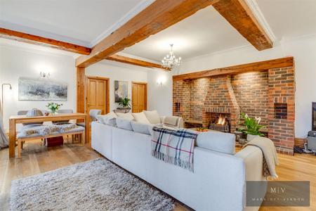3 bedroom Detached house for sale in Sunningvale Avenue, Biggin Hill, Westerham