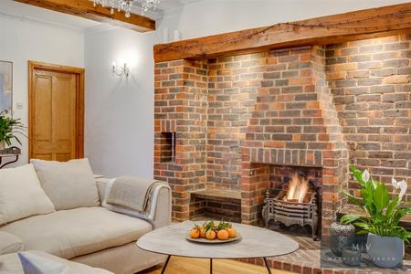 3 bedroom Detached house for sale in Sunningvale Avenue, Biggin Hill, Westerham