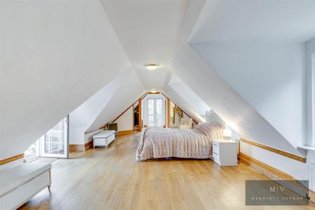 3 bedroom Detached house for sale in Sunningvale Avenue, Biggin Hill, Westerham
