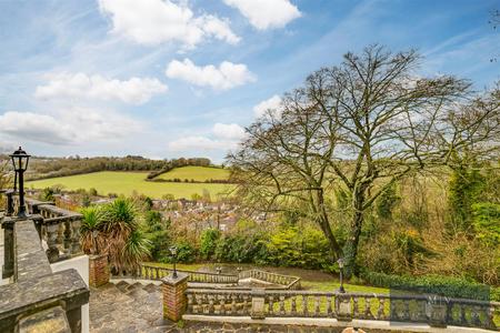 3 bedroom Detached house for sale in Sunningvale Avenue, Biggin Hill, Westerham